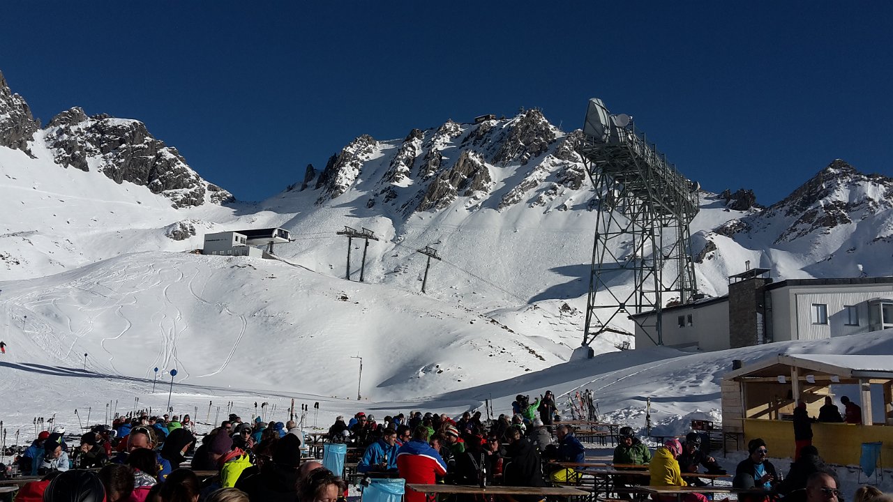 10 auf der Terrasse Ulmer Huette.jpg - Auf der Terrasse der Ulmer Hütte